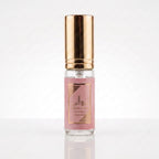 Decant do perfume Asdaaf Ameerat Al Arab Prive Rose EDP feminino em fundo branco