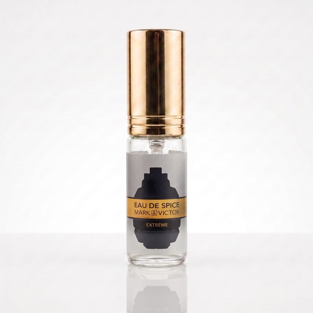 Decant físico Eau de Spice Extreme Fragrance World com tampa dourada e rótulo da fragrância