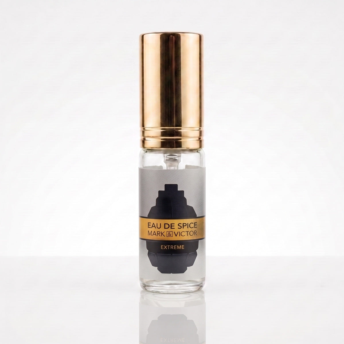 Decant físico Eau de Spice Extreme Fragrance World com tampa dourada e rótulo da fragrância