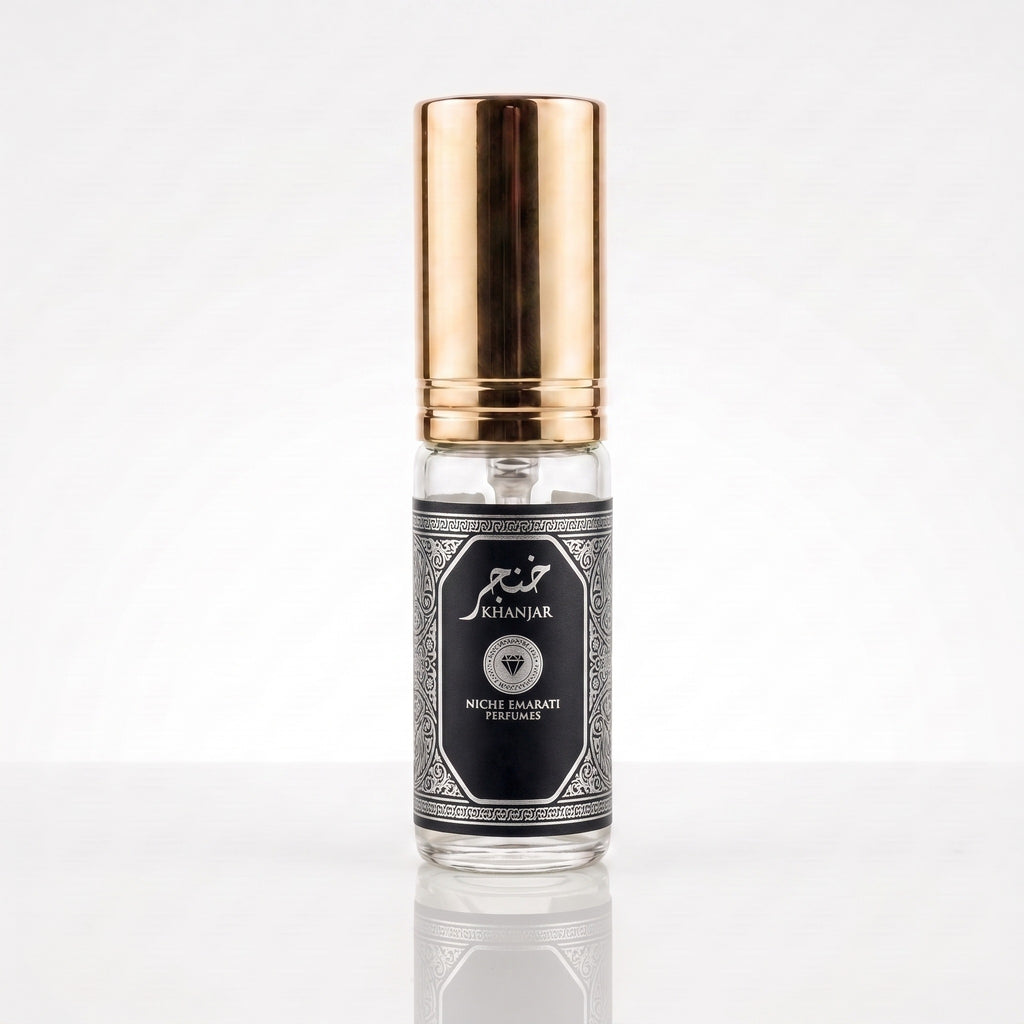 Decant de Khanjar Lattafa EDP masculino em frasco transparente com tampa dourada