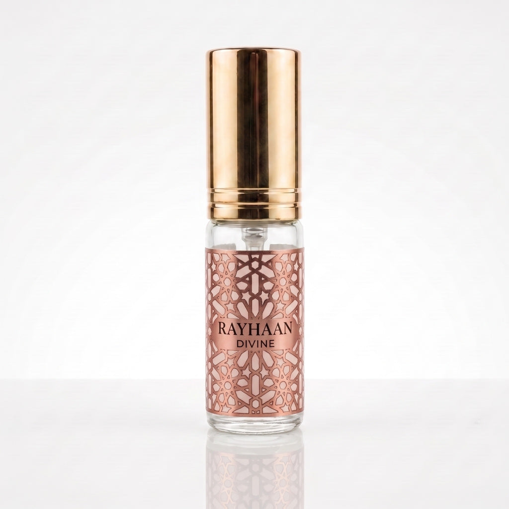 Decant do perfume Rayhaan Divine EDP feminino em fundo branco