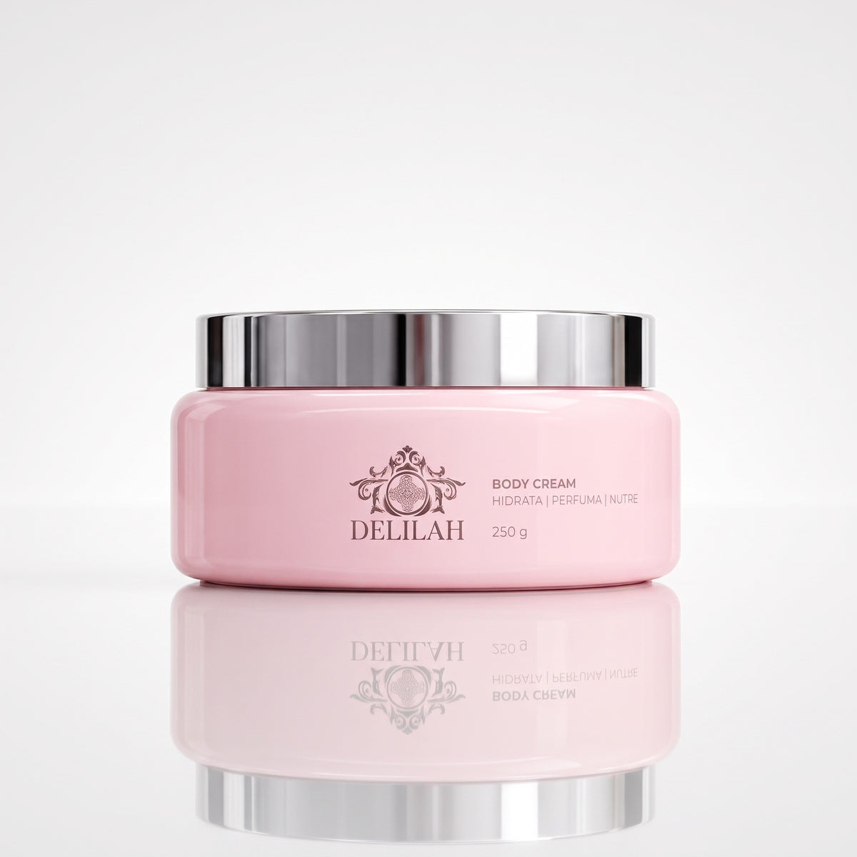 Pasta hidratante corporal Delilah 250g Afeer Of Arabian em pote rosa-claro com tampa prateada sobre fundo branco