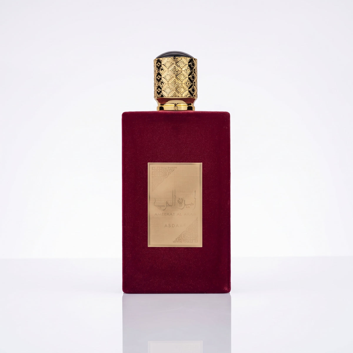 Perfume árabe feminino Asdaaf Ameerat Al Arab EDP 100ml em fundo branco