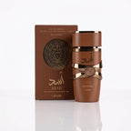 Frasco e caixa do perfume Lattafa Asad Bourbon EDP masculino 100ml em fundo branco.