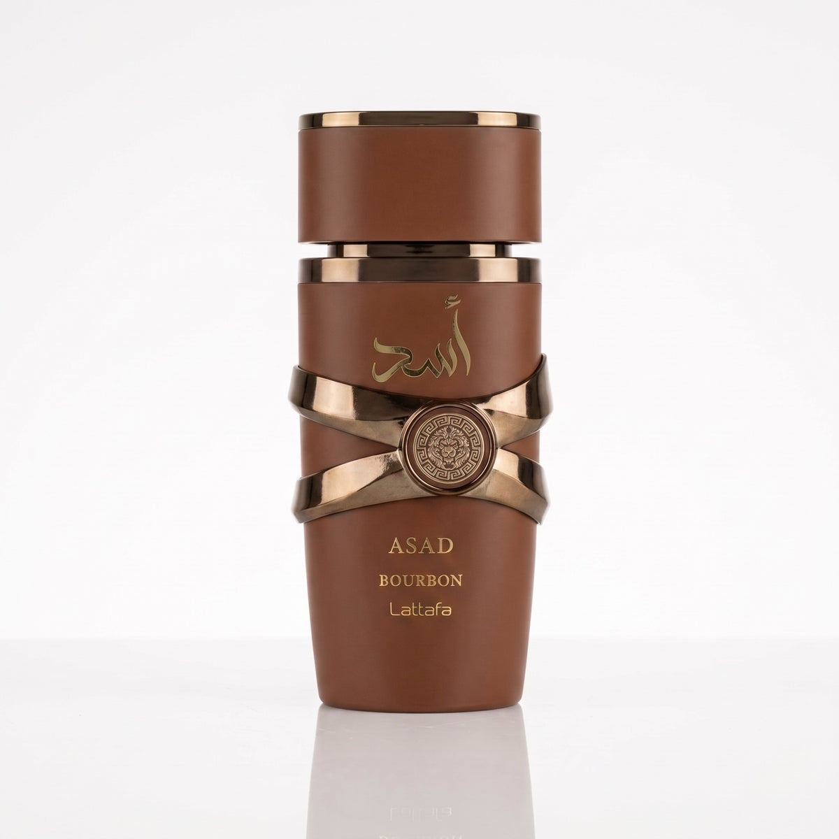 Frasco do perfume Lattafa Asad Bourbon EDP masculino 100ml em fundo branco.