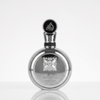 Frasco do perfume árabe Lattafa Fakhar Platin EDP 100ml em fundo branco