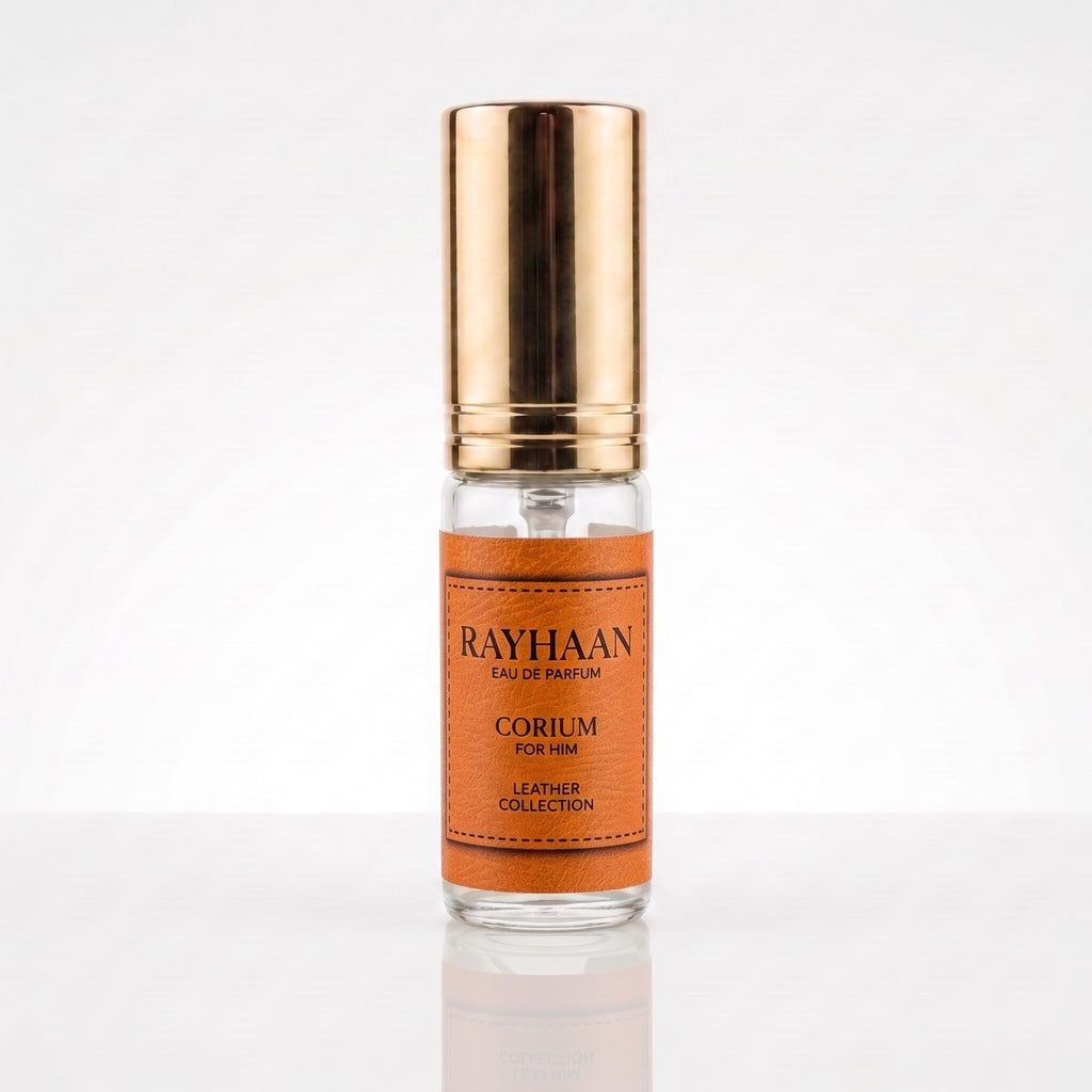Decant Rayhaan Corium com borrifador dourado, etiqueta caramelo e corpo em vidro